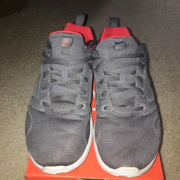 Boys size 6Y Nike sneakers in good condition - Picture 2 of 4